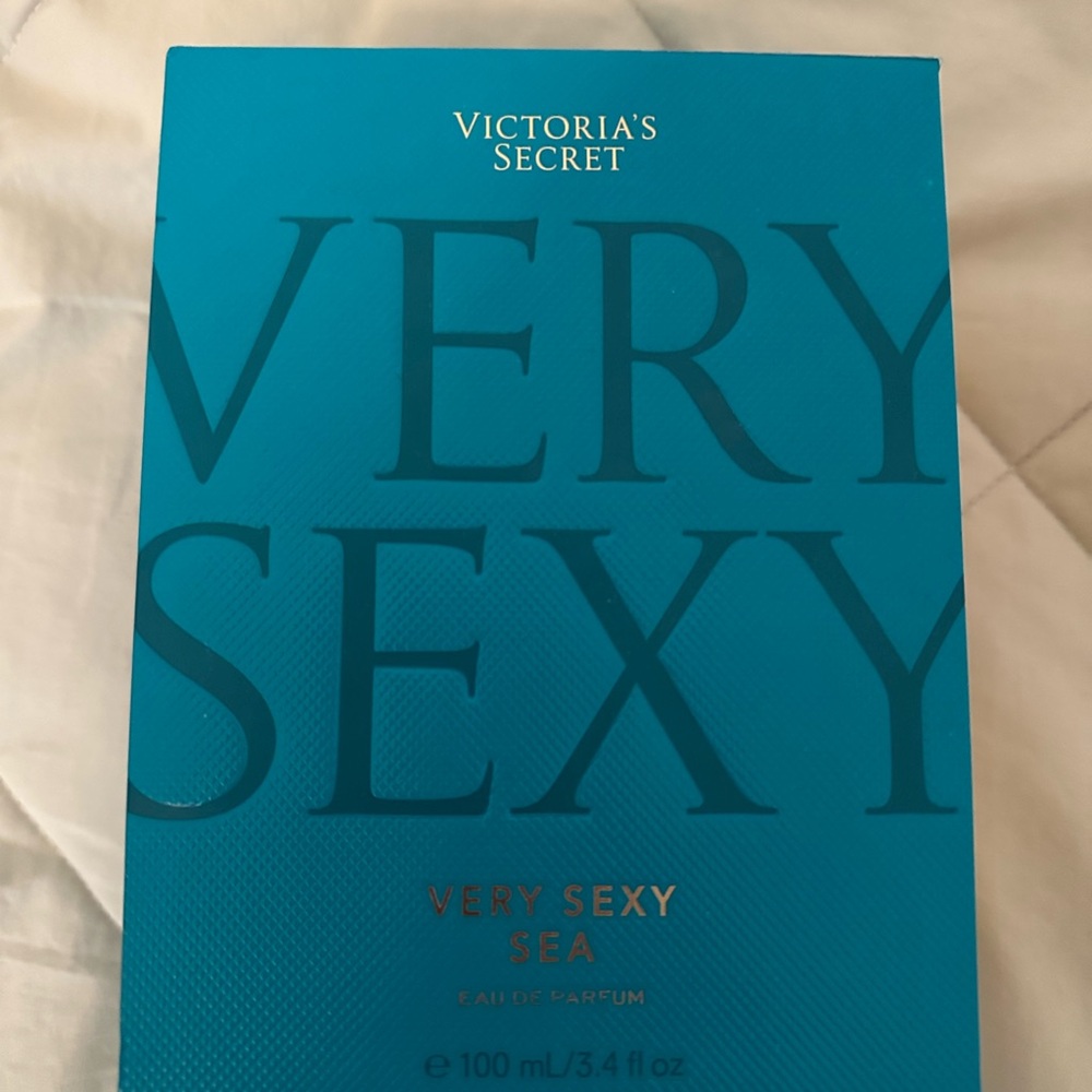 Victoria's Secret Very Sexy Sea Perfume NEW IN BOX